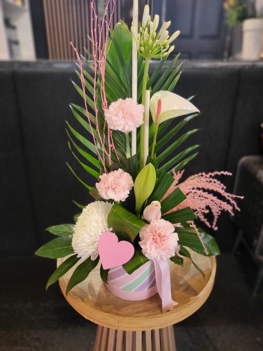 CANDY CANE STRIPE PASTEL LUXURY HAT BOX