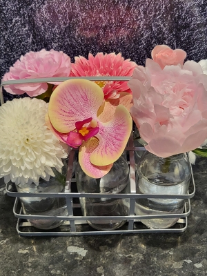 PINKY VINTAGE MILK BOTTLE CRATE