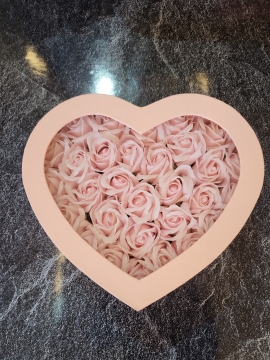 GORGEOUS HEART SHAPED EVERLASTING ROSE GIFT BOX