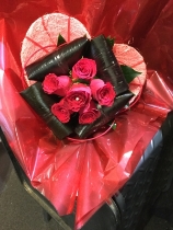 6 Ruby red rose in pink heart shaped holder
