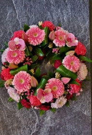 DEEP PNK AND RED FLORAL WREATH