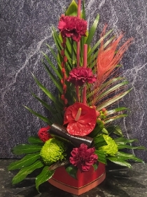 ROMANTIC HEARTS AND FLOWERS HAT BOX