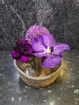 VINTAGE VIOLET SEAGRASS BOTTLE BASKET